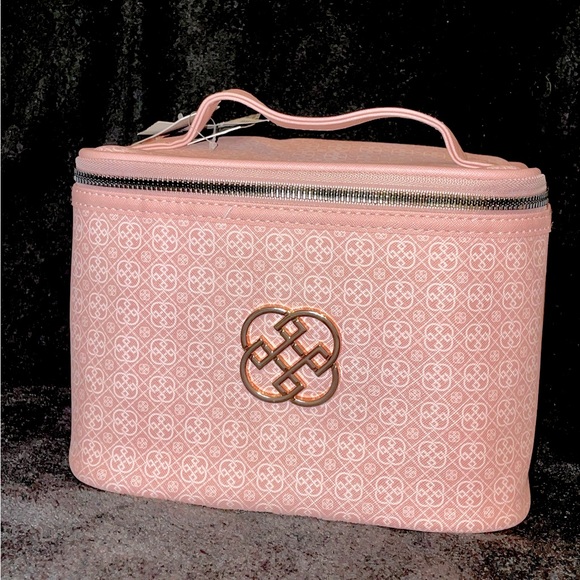 Daisy Fuentes 2-pc Cosmetic/Makeup Bag - Picture 1 of 4
